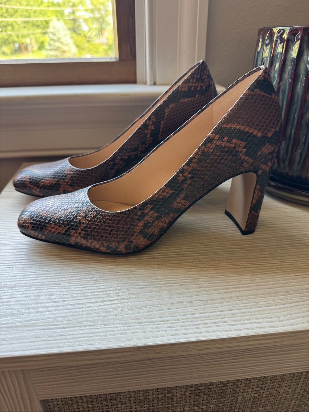 Franco Sarto Brown Snake-Print Pointed Toe Pumps - Picture 4 of 7